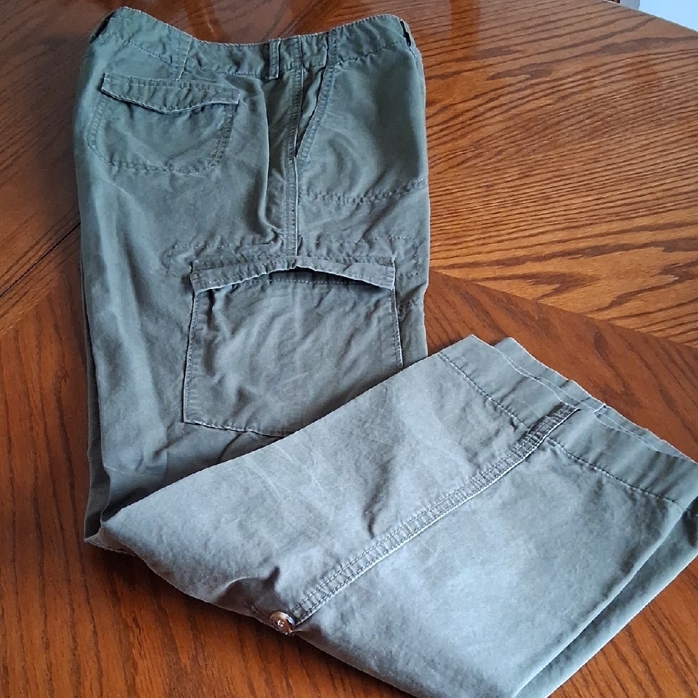 Dockers Straight Leg Pants in Olive, Medium Rise.